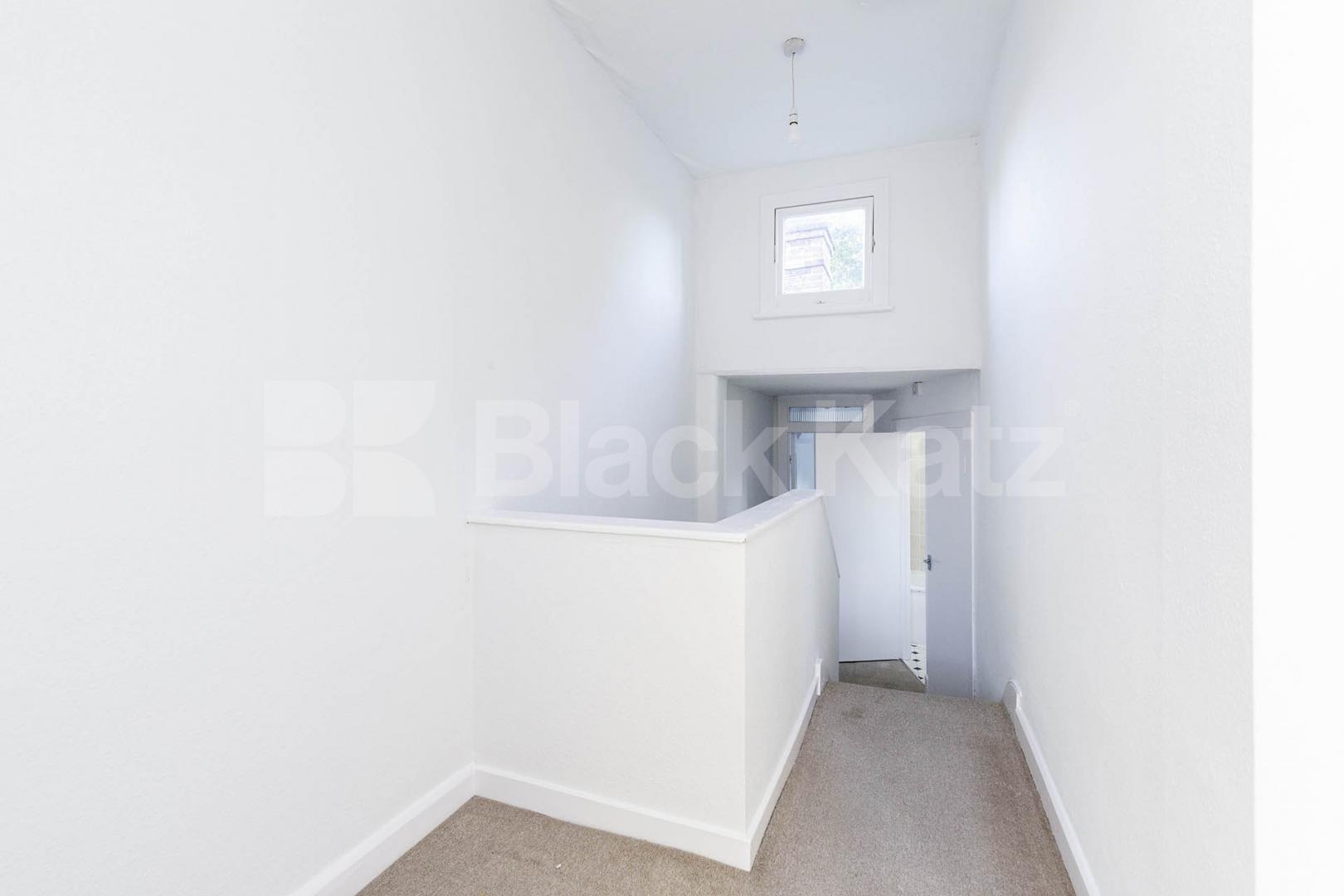 Set on the top floor of a period conversion lays this beautiful flat Sydney Road, Turnpike Lane